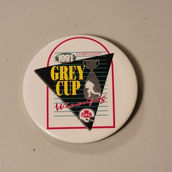 CFL Three Winnipeg Grey Cup & One Blue Bombers Buttons - Picture 3 of 7